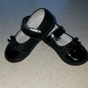Grip n go  black toddler shoes 5.5